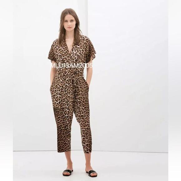 Zara Leopard Print Short Sleeve Cropped Jumpsuit Sz M Bloggers Favorite - Picture 1 of 13